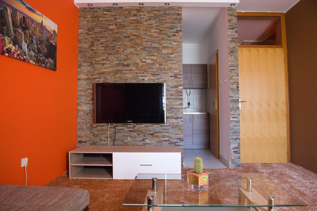 Orange Apartment Novi Sad Chambre photo